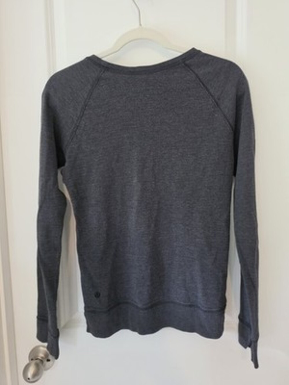 Lululemon Open Your Heart Reversible Pullover Women's Size 6 Gray ThumbholesYoga - Picture 2 of 7